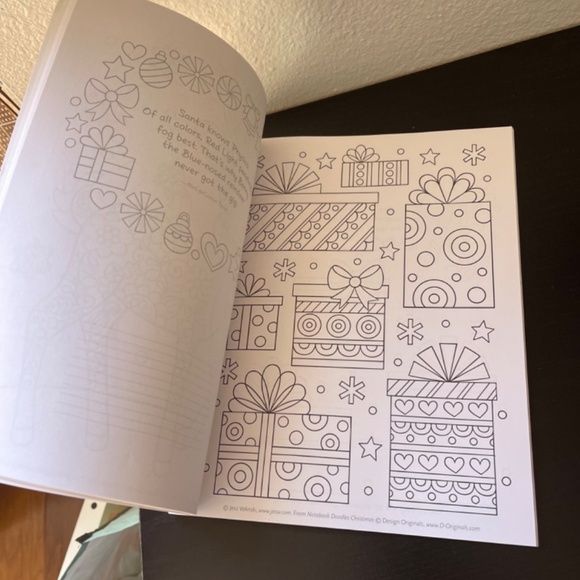 Design Originals Notebook Doodles Christmas : Coloring & Activity Book - Picture 5 of 14